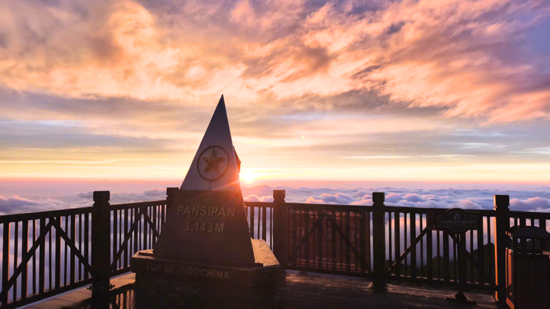 Round-trip Fansipan Cable Car Ticket (5)